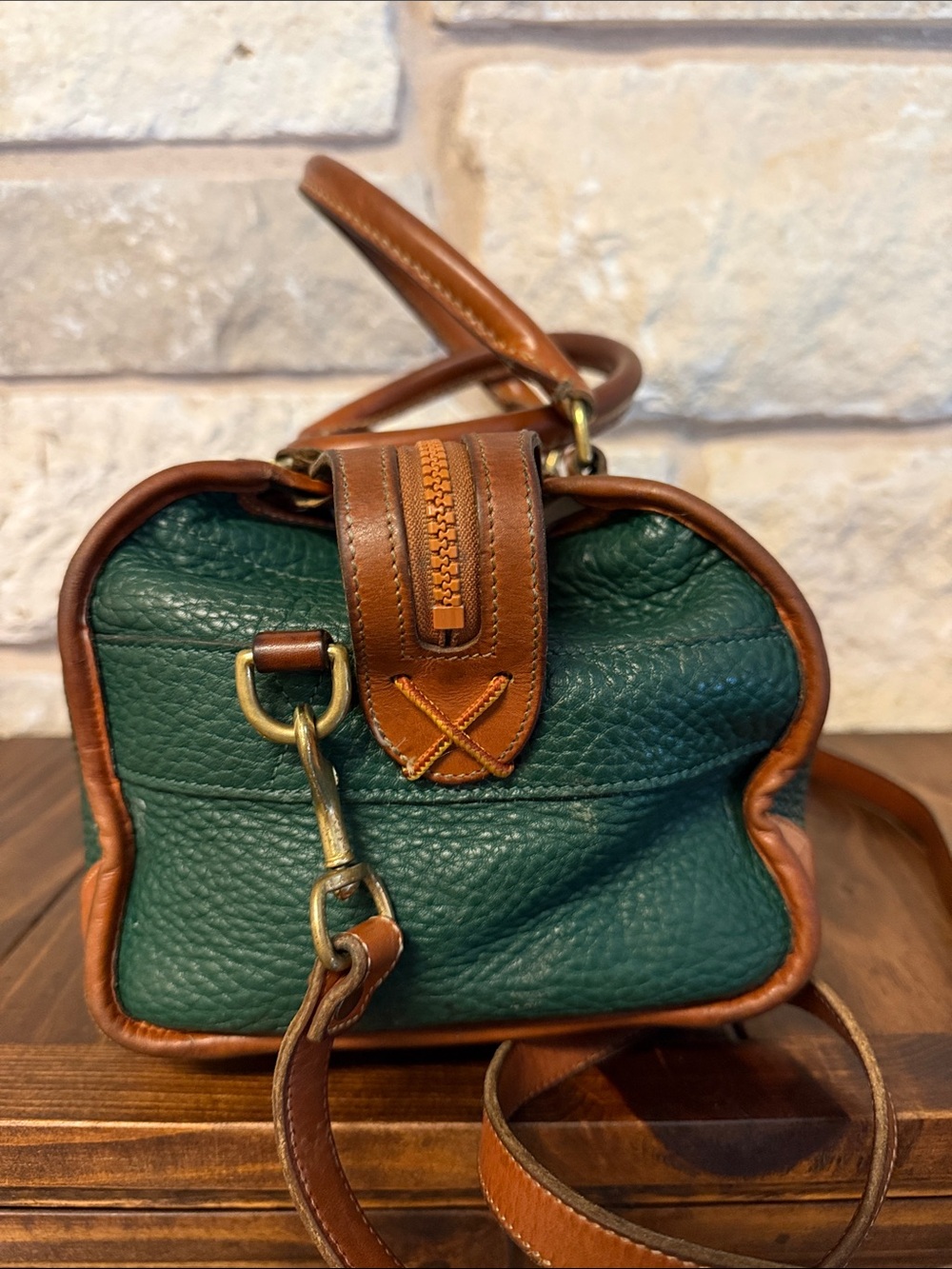 Vintage Dooney & Bourke Green Pebbled Leather Gladstone - Picture 5 of 13